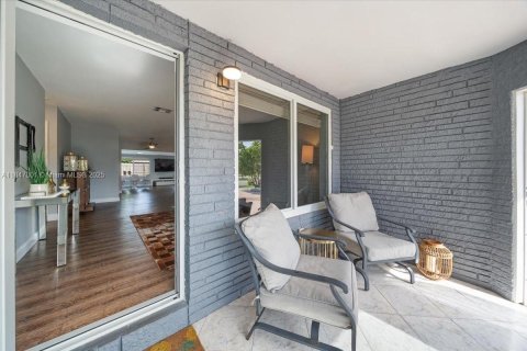 Casa en venta en Pompano Beach, Florida, 3 dormitorios, 174.84 m2 № 1857004 - foto 4