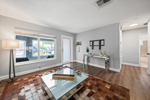 Casa en venta en Pompano Beach, Florida, 3 dormitorios, 174.84 m2 № 1857004 - foto 8