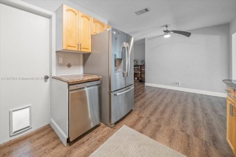 Casa en venta en Pompano Beach, Florida, 3 dormitorios, 174.84 m2 № 1857004 - foto 16