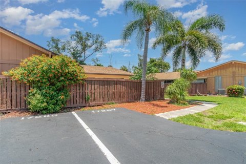 House in Fort Myers, Florida 2 bedrooms, 93.46 sq.m. № 1831565 - photo 25