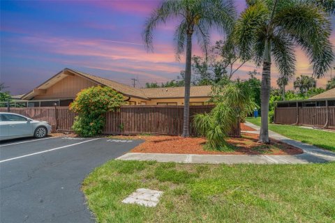 House in Fort Myers, Florida 2 bedrooms, 93.46 sq.m. № 1831565 - photo 27