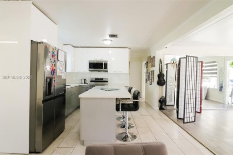 Купить виллу или дом в Дания-Бич, Флорида 4 спальни, 163.51м2, № 2028919 - фото 11