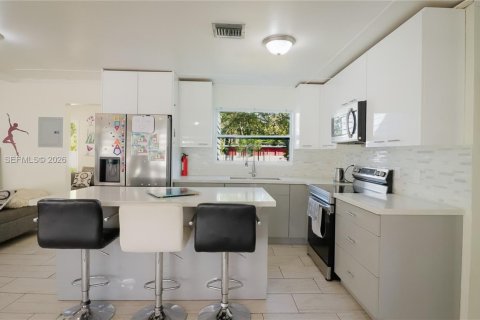 Купить виллу или дом в Дания-Бич, Флорида 4 спальни, 163.51м2, № 2028919 - фото 12