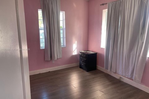 Villa ou maison à vendre à Miami, Floride: 3 chambres, 117.89 m2 № 2054043 - photo 15