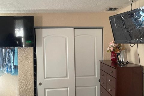 Villa ou maison à vendre à Miami, Floride: 3 chambres, 117.89 m2 № 2054043 - photo 22