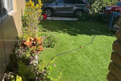 Villa ou maison à vendre à Miami, Floride: 3 chambres, 117.89 m2 № 2054043 - photo 28