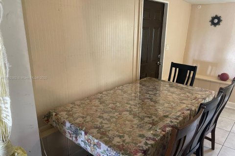 Villa ou maison à vendre à Miami, Floride: 3 chambres, 117.89 m2 № 2054043 - photo 16