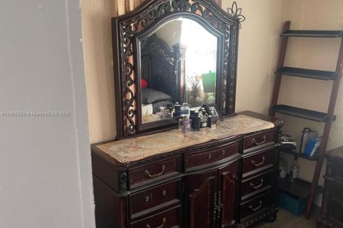 Villa ou maison à vendre à Miami, Floride: 3 chambres, 117.89 m2 № 2054043 - photo 19