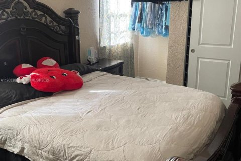 Villa ou maison à vendre à Miami, Floride: 3 chambres, 117.89 m2 № 2054043 - photo 21