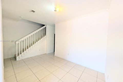 Touwnhouse à louer à Homestead, Floride: 4 chambres, 128.58 m2 № 2068720 - photo 2