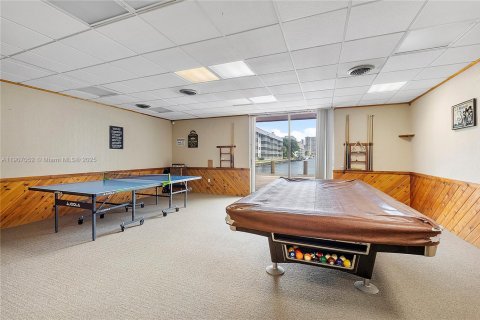 Condominio en alquiler en North Miami Beach, Florida, 2 dormitorios, 100.8 m2 № 2012515 - foto 18