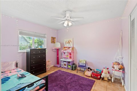 House in Fort Lauderdale, Florida 3 bedrooms, 145.86 sq.m. № 1871460 - photo 25