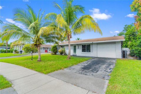 House in Fort Lauderdale, Florida 3 bedrooms, 145.86 sq.m. № 1871460 - photo 2