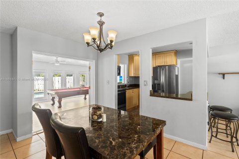 House in Fort Lauderdale, Florida 3 bedrooms, 145.86 sq.m. № 1871460 - photo 7