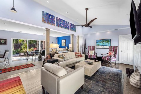 House in Boca Raton, Florida 2 bedrooms, 140.56 sq.m. № 2389915
