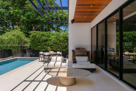 Villa ou maison à vendre à Biscayne Park, Floride: 3 chambres, 210.89 m2 № 2173560 - photo 21