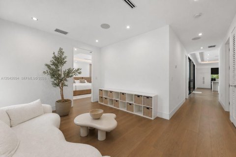 Villa ou maison à vendre à Biscayne Park, Floride: 3 chambres, 210.89 m2 № 2173560 - photo 7