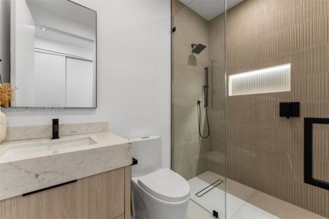 Villa ou maison à vendre à Biscayne Park, Floride: 3 chambres, 210.89 m2 № 2173560 - photo 16