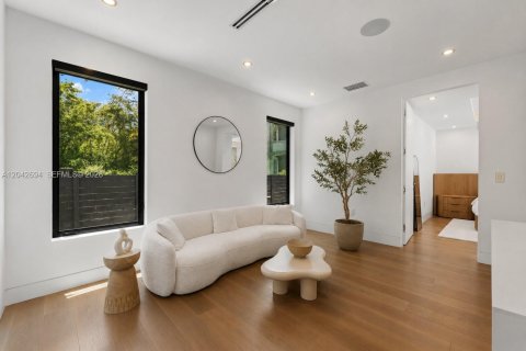 Villa ou maison à vendre à Biscayne Park, Floride: 3 chambres, 210.89 m2 № 2173560 - photo 8