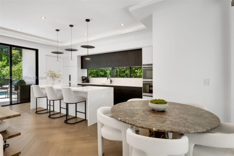 Villa ou maison à vendre à Biscayne Park, Floride: 3 chambres, 210.89 m2 № 2173560 - photo 3