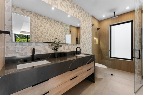 Villa ou maison à vendre à Biscayne Park, Floride: 3 chambres, 210.89 m2 № 2173560 - photo 13
