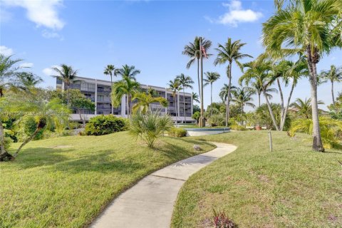 Condo in Dania Beach, Florida, 2 bedrooms  № 1968989 - photo 8