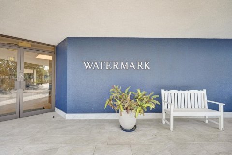 Condo in Dania Beach, Florida, 2 bedrooms  № 1968989 - photo 17
