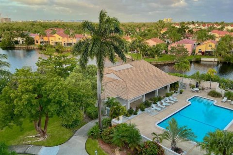 Condo in Dania Beach, Florida, 2 bedrooms  № 1968989 - photo 2