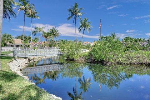 Condo in Dania Beach, Florida, 2 bedrooms  № 1968989 - photo 12