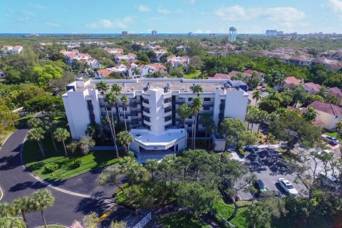Condo in Dania Beach, Florida, 2 bedrooms  № 1968989 - photo 15