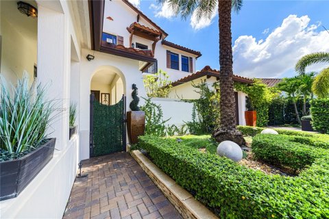 Снять в аренду виллу или дом в Купер-Сити, Флорида 5 спален, 381.83м2, № 1948621 - фото 3