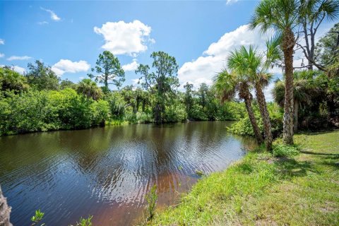 Apartment in Port Charlotte, Florida 3 bedrooms, 115.85 sq.m. № 2267321 - photo 4