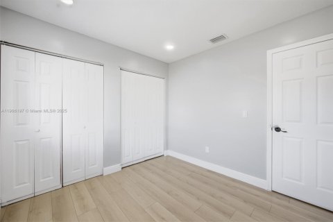 House in Homestead, Florida 3 bedrooms, 128.11 sq.m. № 1956870 - photo 16