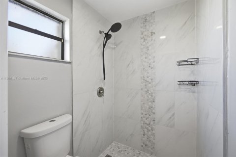 House in Homestead, Florida 3 bedrooms, 128.11 sq.m. № 1956870 - photo 27