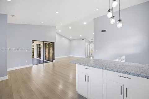 House in Homestead, Florida 3 bedrooms, 128.11 sq.m. № 1956870 - photo 14