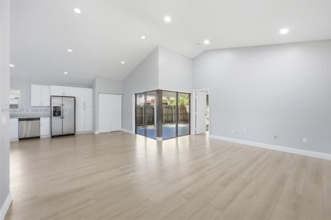 House in Homestead, Florida 3 bedrooms, 128.11 sq.m. № 1956870 - photo 8