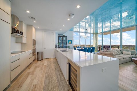 Condo in Tampa, Florida, 3 bedrooms  № 803220 - photo 5