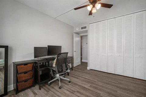 Condo in Tampa, Florida, 2 bedrooms  № 1639891 - photo 30