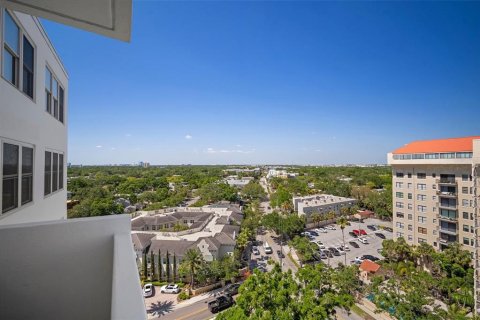 Condo in Tampa, Florida, 2 bedrooms  № 1639891 - photo 24