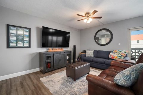 Condo in Tampa, Florida, 2 bedrooms  № 1639891 - photo 26