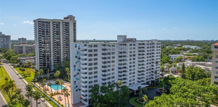 Condo in Tampa, Florida, 2 bedrooms  № 1639891