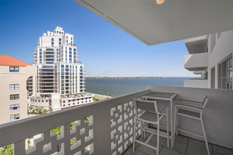 Condo in Tampa, Florida, 2 bedrooms  № 1639891 - photo 23