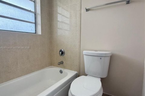 Copropriété à louer à Hialeah, Floride: 2 chambres, 84.91 m2 № 2075211 - photo 14
