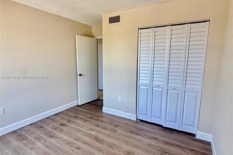 Copropriété à louer à Hialeah, Floride: 2 chambres, 84.91 m2 № 2075211 - photo 21