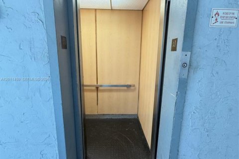 Copropriété à louer à Hialeah, Floride: 2 chambres, 84.91 m2 № 2075211 - photo 22