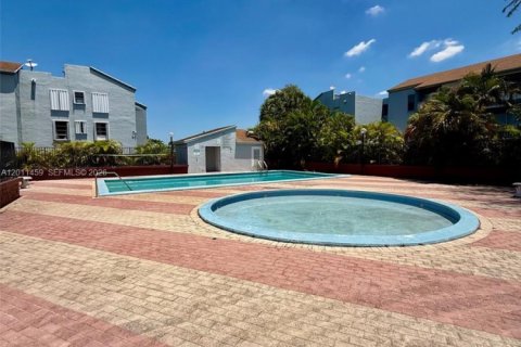Copropriété à louer à Hialeah, Floride: 2 chambres, 84.91 m2 № 2075211 - photo 24