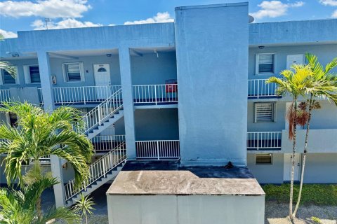 Condo à Hialeah, Floride, 2 chambres  № 2075211