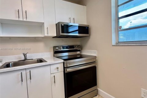 Copropriété à louer à Hialeah, Floride: 2 chambres, 84.91 m2 № 2075211 - photo 11