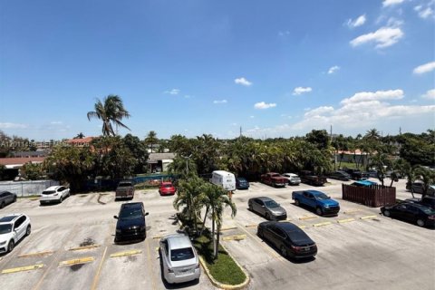 Copropriété à louer à Hialeah, Floride: 2 chambres, 84.91 m2 № 2075211 - photo 7