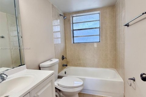 Copropriété à louer à Hialeah, Floride: 2 chambres, 84.91 m2 № 2075211 - photo 19